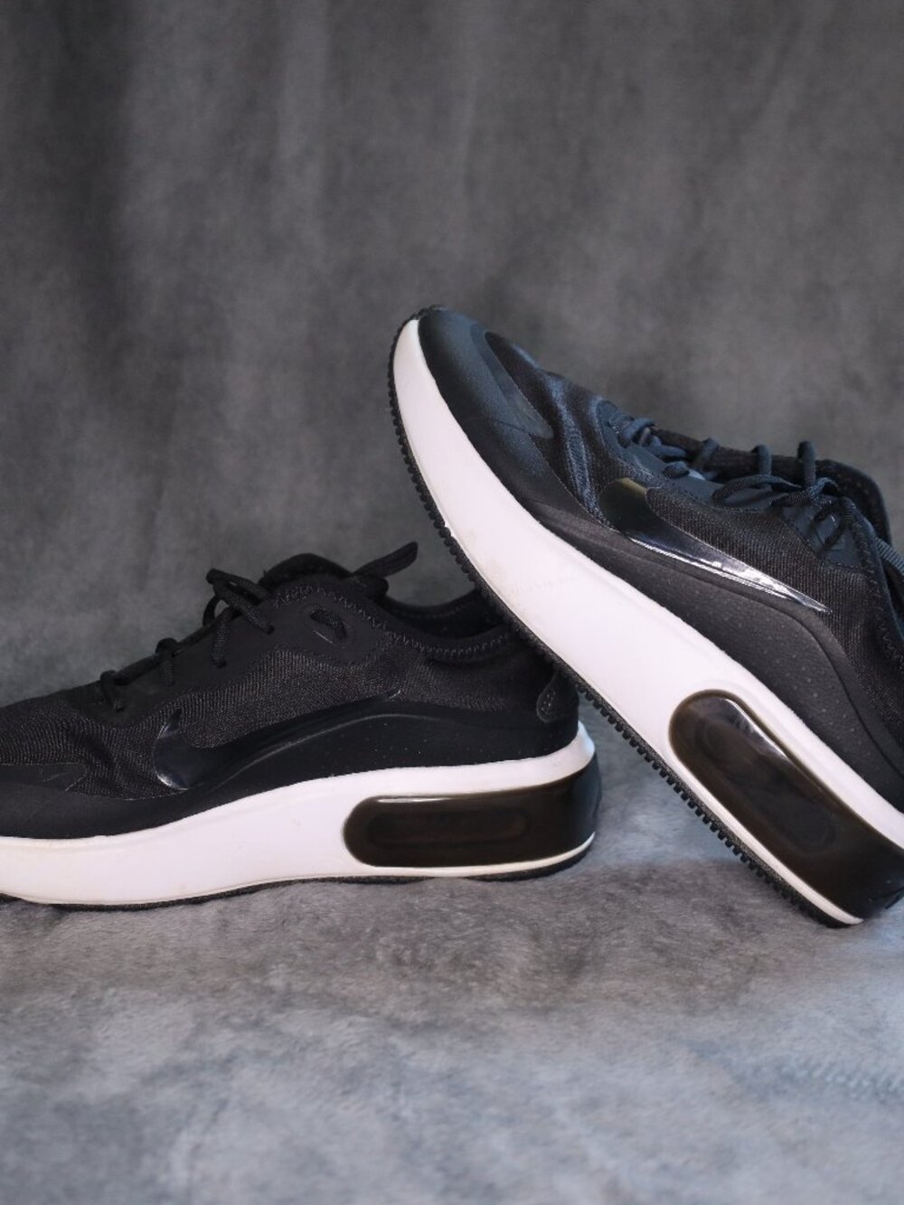 Nike Air Max Dia Women’s Sneakers Black/White CJ0636-001 Size 5.5